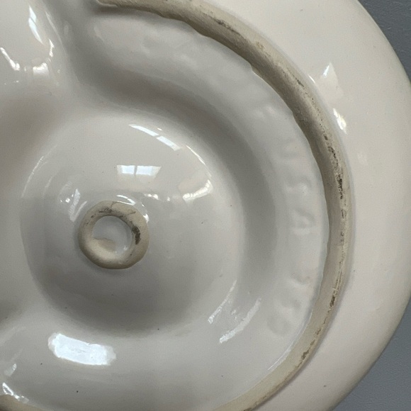 California Pottery White Artichoke Plates 352 Set of 2 - Picture 7 of 8